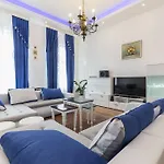 E&E Apartments
